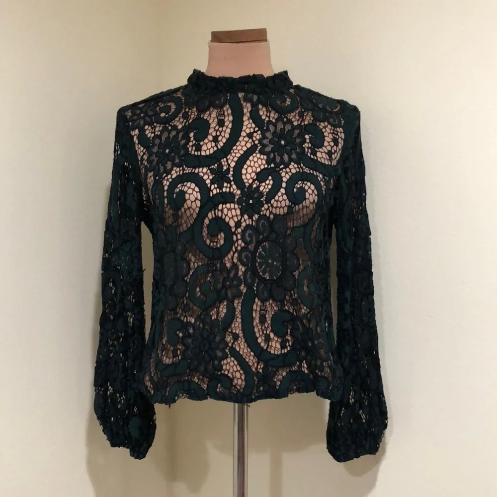 Anthropologie Sundays in Brooklyn Blouse Size Small Green Floral Lace